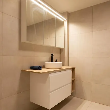 Nordic Host - Dronningens Gate 12